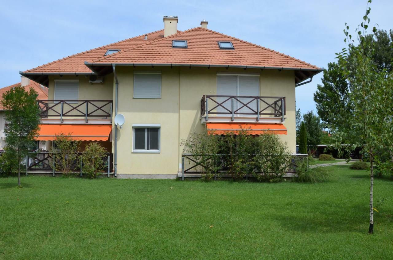 Vadszilva Apartman Balatonoszod Exterior foto